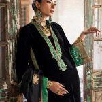 Zainab Chottani Velvet Embroidered Womens Wear 2024-25 (19)