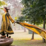 Dhoop Kinaray The 2025 Lacquer Printed Lawn Collection by Gul Ahmed (25)