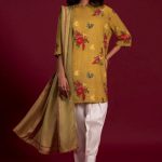 Mahay Lawn Collection 2025 Vol 1 By Sana Safinaz (7)