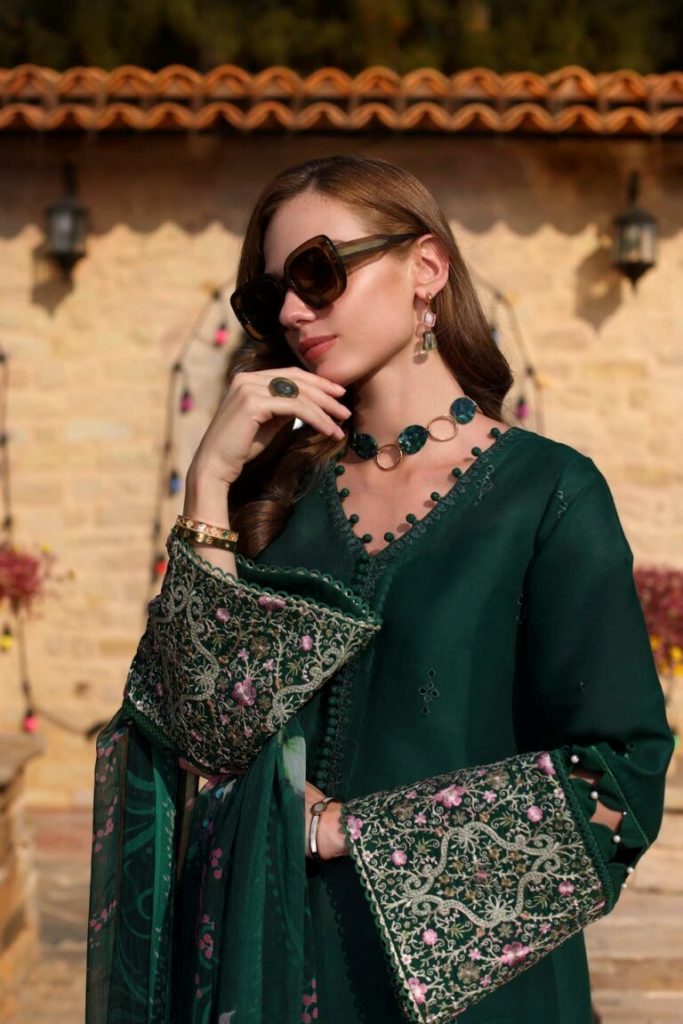 Noor Luxe Chikankaari Collection 2025 By Saadia Asad (36)