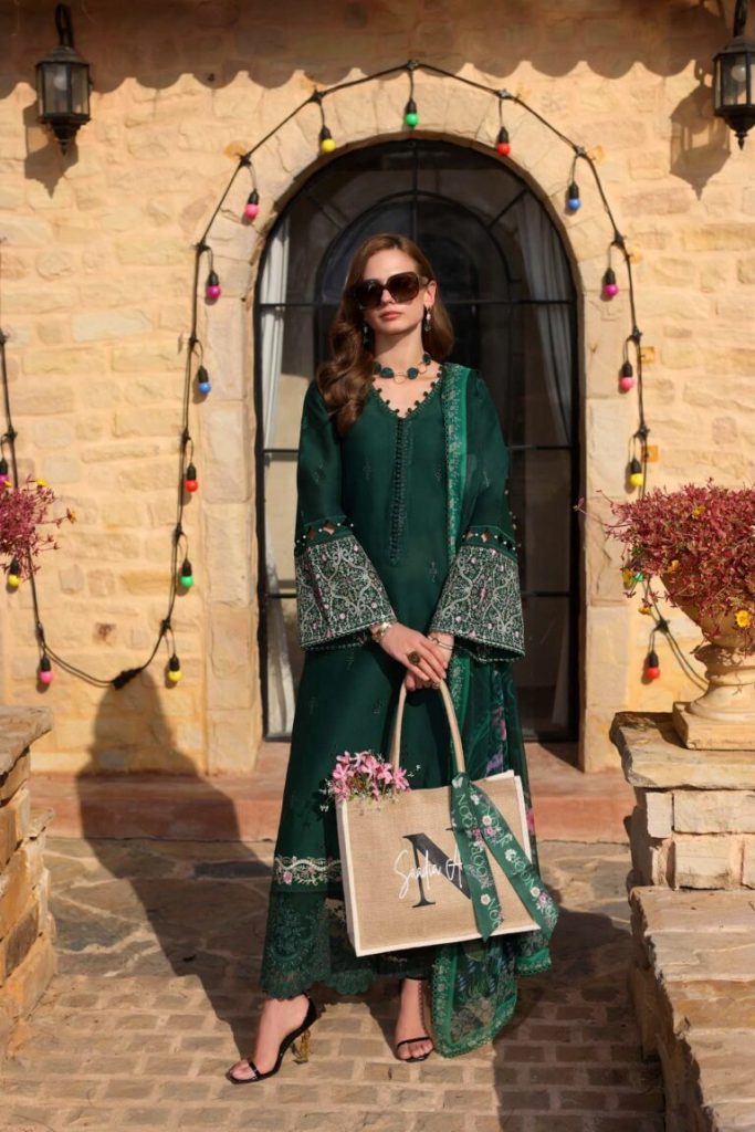 Noor Luxe Chikankaari Collection 2025 By Saadia Asad (37)