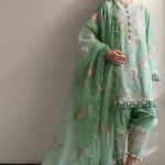 Sana Safinaz Luxury Lawn 2025 Party Wear Collection (47)