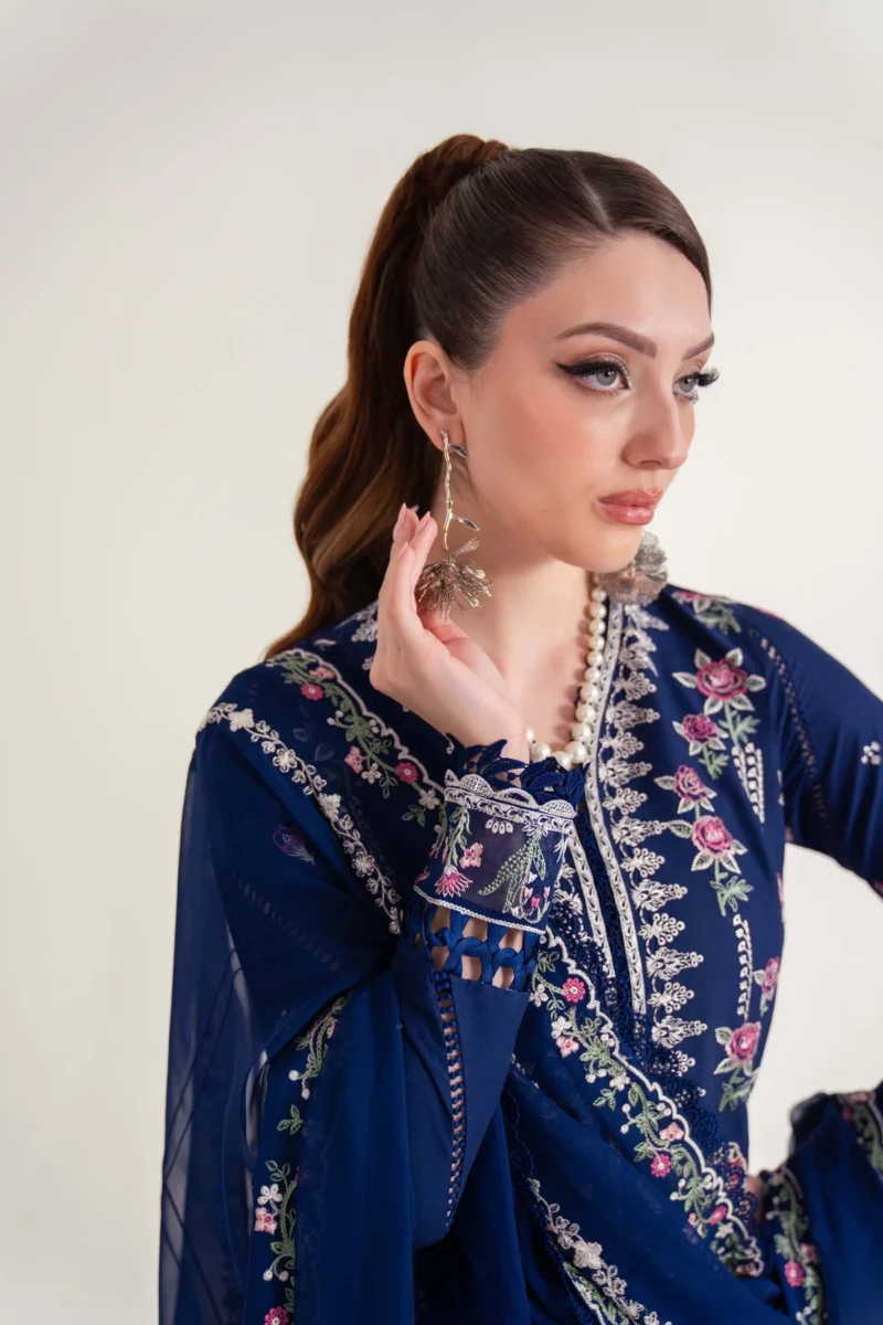 Sable Vogue Luxury Lawn 2025 Redefining Elegance (20)