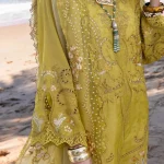 Saira Shakira Luxury Lawn 2025 A Fusion of Elegance and Innovation (24)