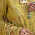 Saira Shakira Luxury Lawn 2025 A Fusion of Elegance and Innovation (32)