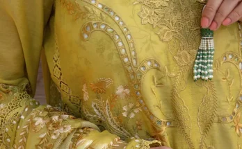Saira Shakira Luxury Lawn 2025 A Fusion of Elegance and Innovation (32)