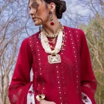 Saira Shakira Luxury Lawn 2025 A Fusion of Elegance and Innovation (5)